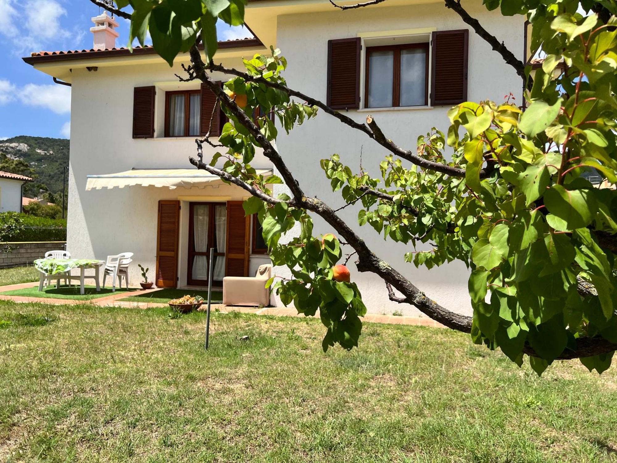 Private Apartment With Garden Cannigione Εξωτερικό φωτογραφία